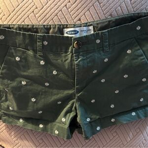 Old Navy Green Short with Dasies